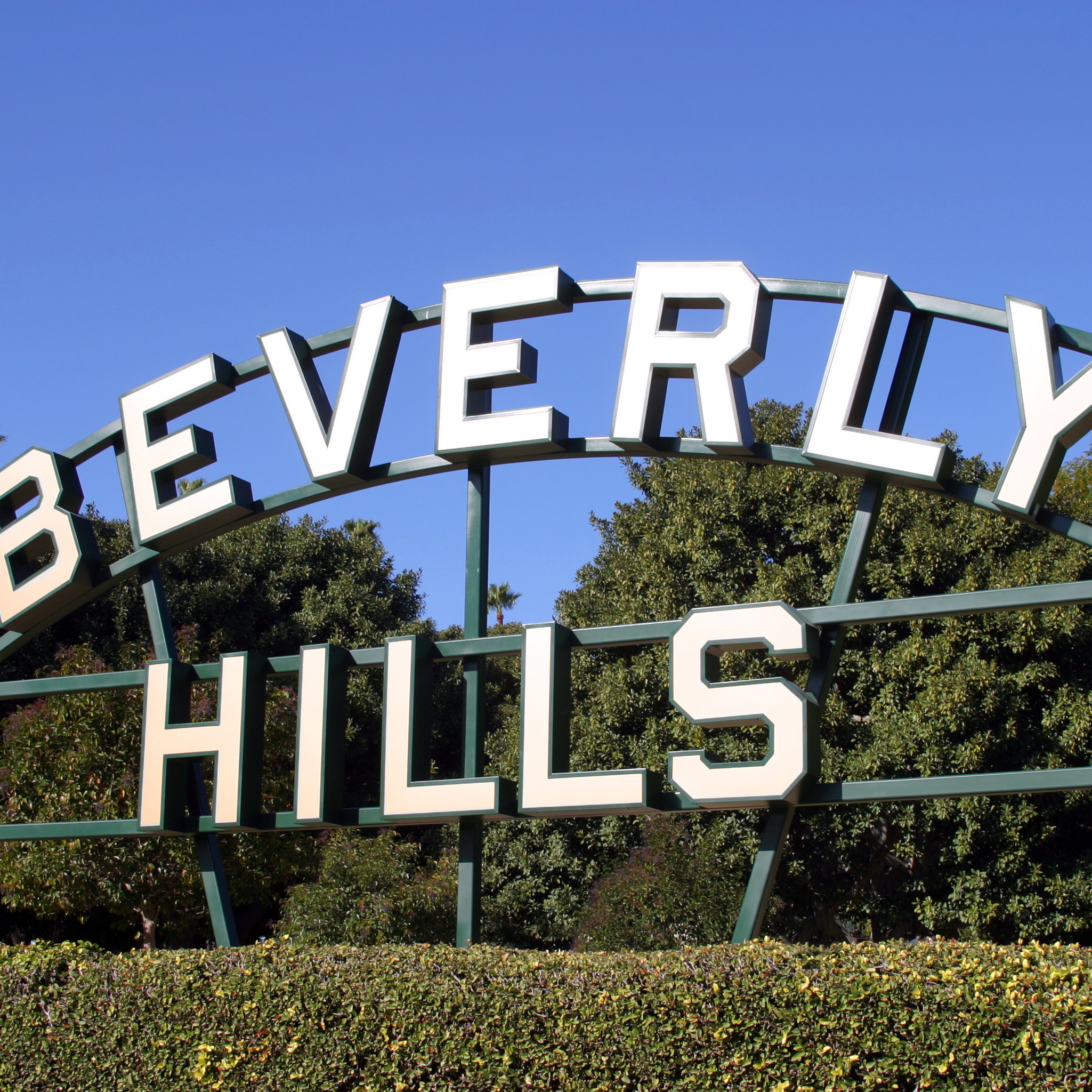 Glen Oaks Escrow Expands Presence In Beverly Hills Area